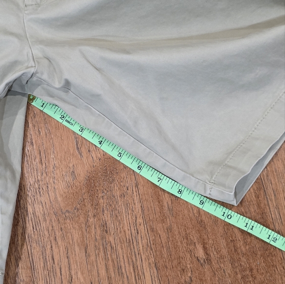 Tommy Bahama Classic Flat Front Stretch Casual Khaki Shorts 10 Inch Inseam. 34 - Picture 9 of 10